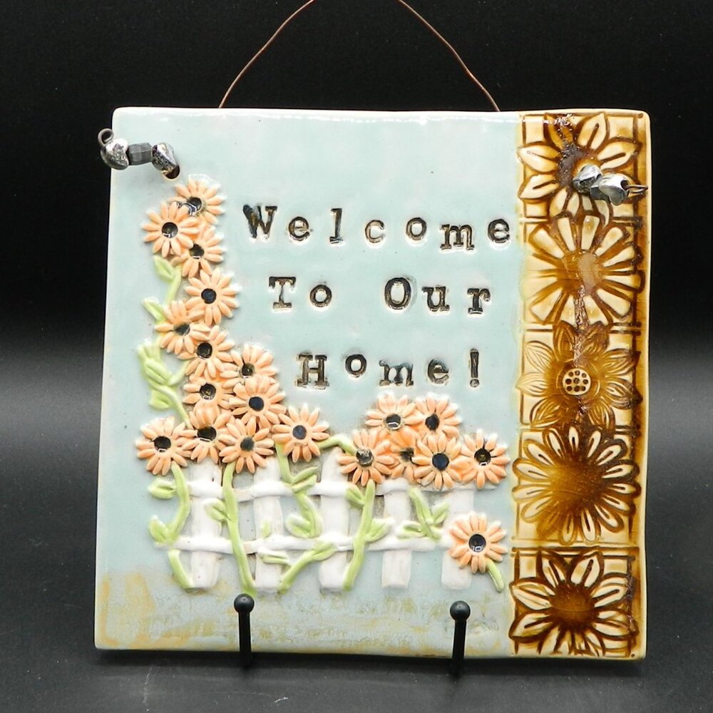 Daisy Picket Fence Welcome to Our Home Dimensional Ceramic Hanging Plaque 8"Sq.